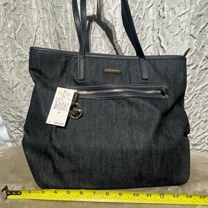 Micheal Kors, Navy, MD Grab Bag